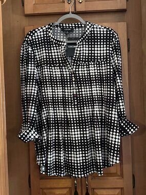 NWT Cocomo Studded Black/White Top-XL